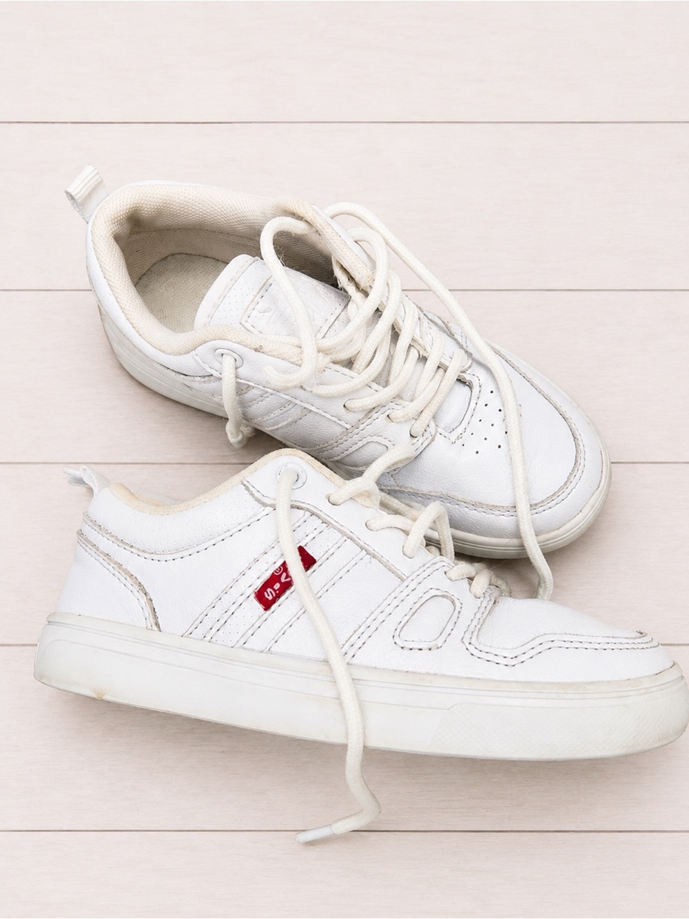 Levi's White Kids' Sneakers with Red Accent